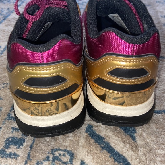 New Balance 1550 Sneakers - Picture 4 of 8